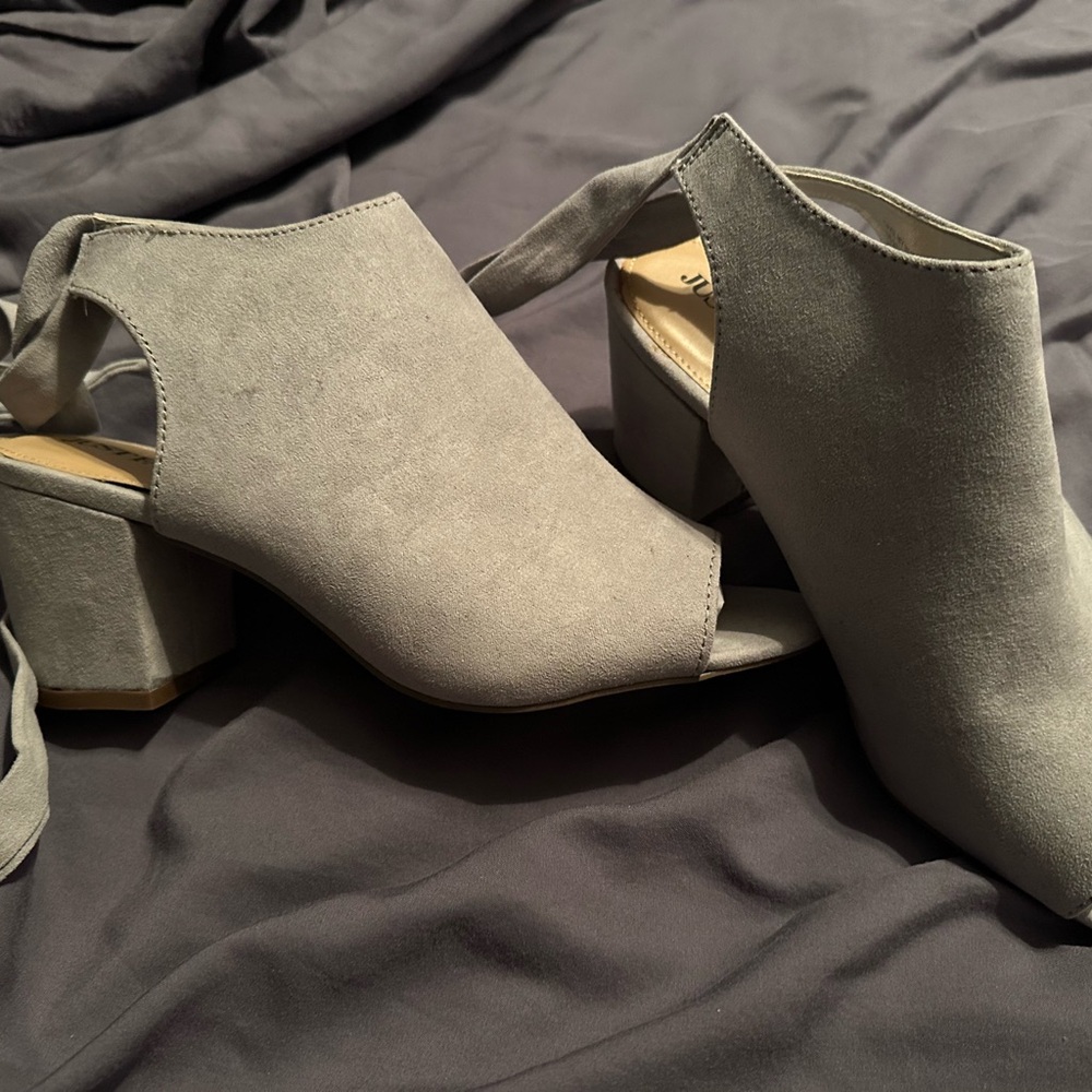 NEW JustFab Gray Block Heel Sandals